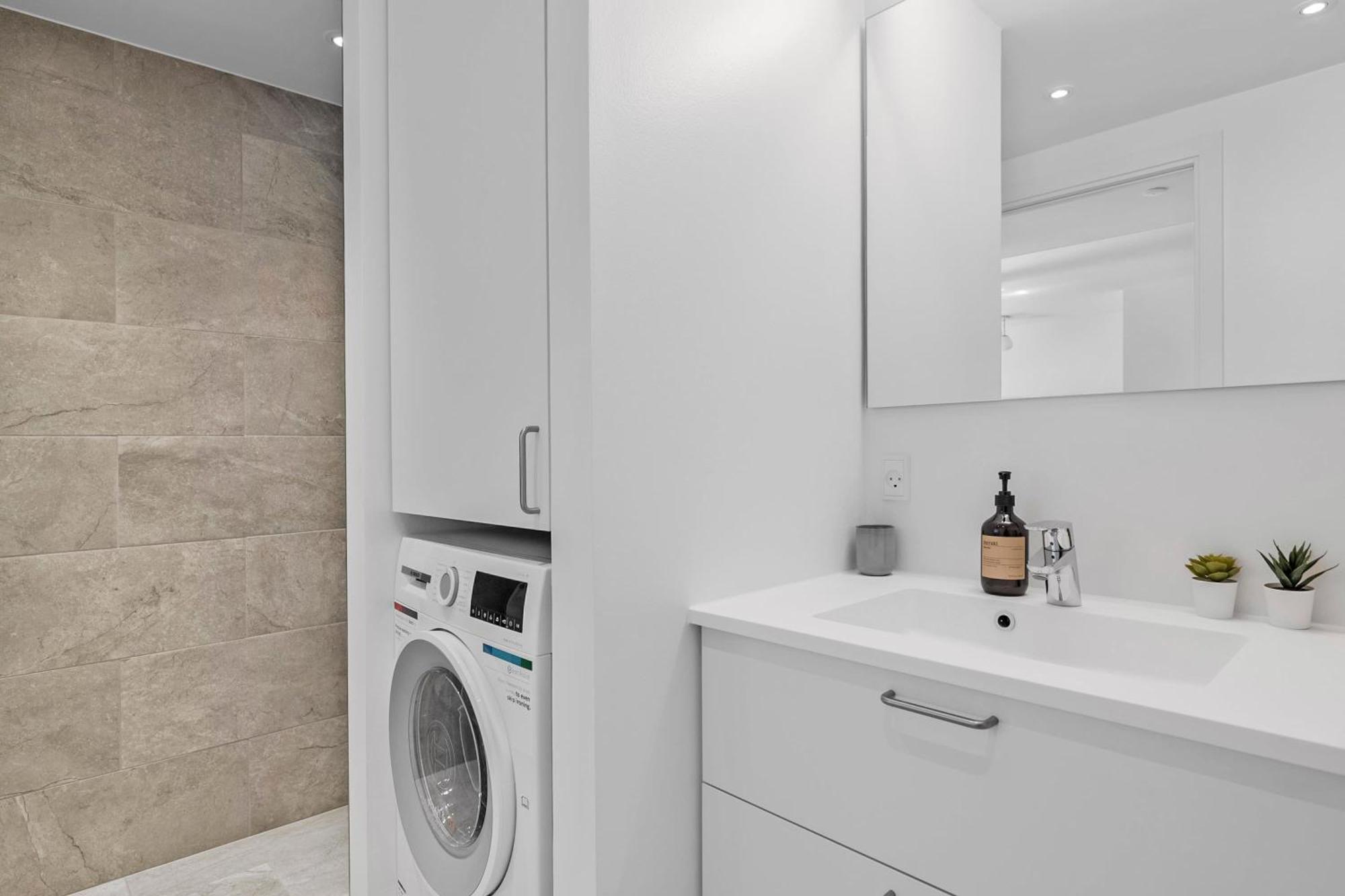Inner City Grand Suite Arhus Bagian luar foto